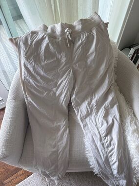 Lightweight Drawstring Joggers in Pale Beige